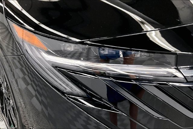 New 2027 Nissan Sentra SR w/ SR Premium Package FWD image 14