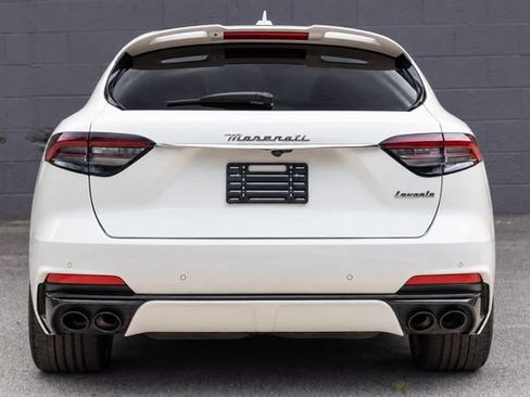 Used 2022 Maserati Levante Trofeo AWD/4WD image 8