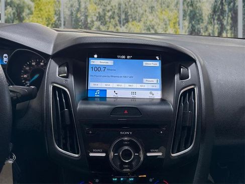 Used 2018 Ford Focus SEL FWD image 16