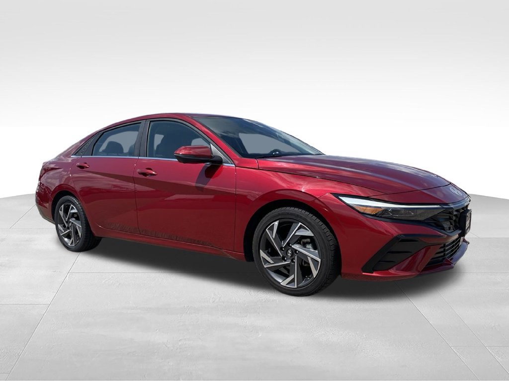 Used 2024 Hyundai Elantra Limited FWD image 2