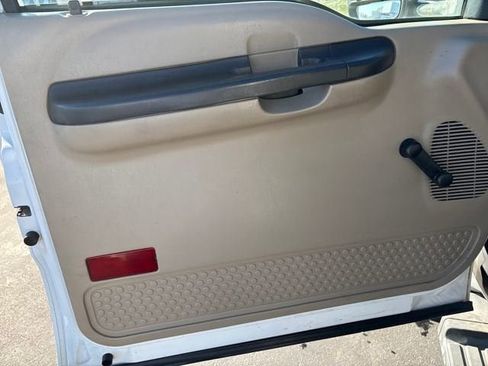 Used 2007 Ford F550 2WD Crew Cab Super Duty image 10