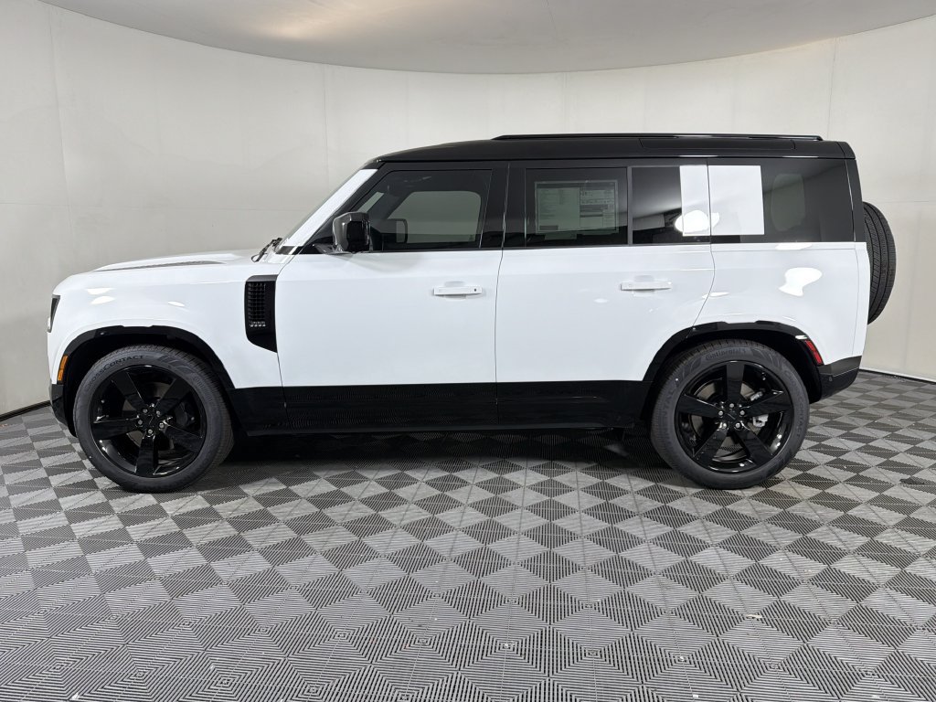 New 2026 Land Rover Defender 110 X-Dynamic SE AWD/4WD image 2