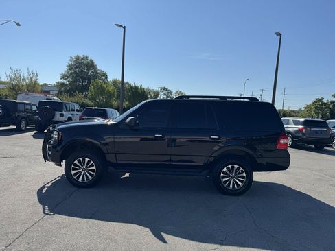 Used 2017 Ford Expedition XLT AWD/4WD image 6
