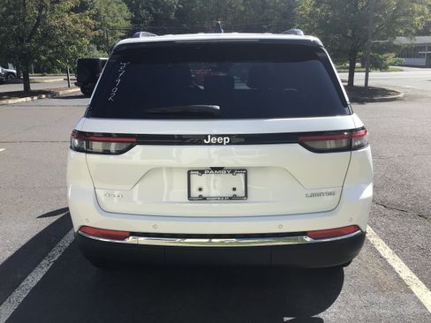 New 2025 Jeep Grand Cherokee Limited image 6