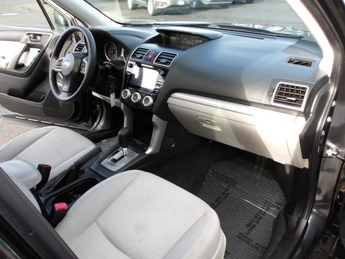Used 2016 Subaru Forester 2.5i Premium w/ All-Weather Package AWD/4WD image 13