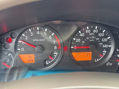 Used 2013 Nissan Frontier SV image 32