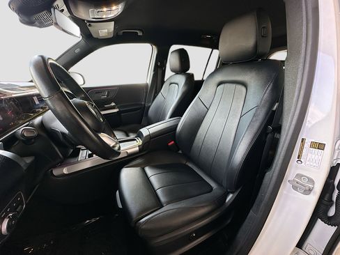 Used 2024 Mercedes-Benz GLB 250 image 20