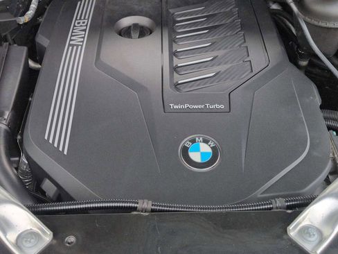 Used 2022 BMW X6 xDrive40i w/ M Sport Package AWD/4WD image 14