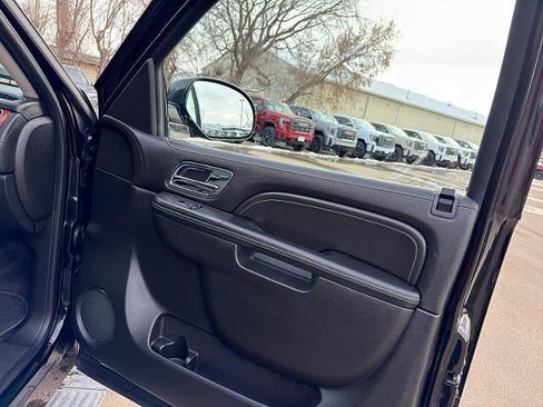 Used 2012 Cadillac Escalade Platinum image 15