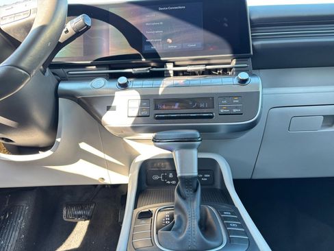 Used 2025 Hyundai Kona SEL image 18