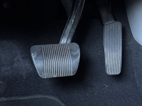 Used 2022 Chrysler Pacifica Touring-L image 40