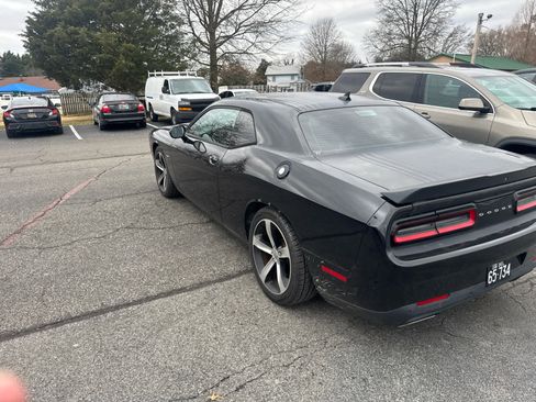 Used 2016 Dodge Challenger R/T Plus image 4