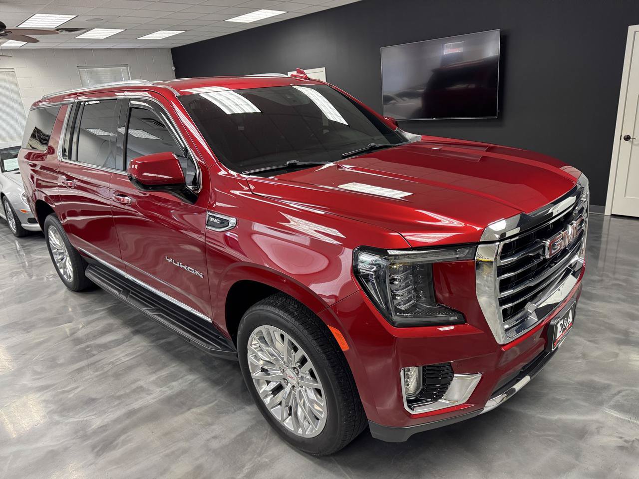 Used 2022 GMC Yukon XL SLT AWD/4WD image 6