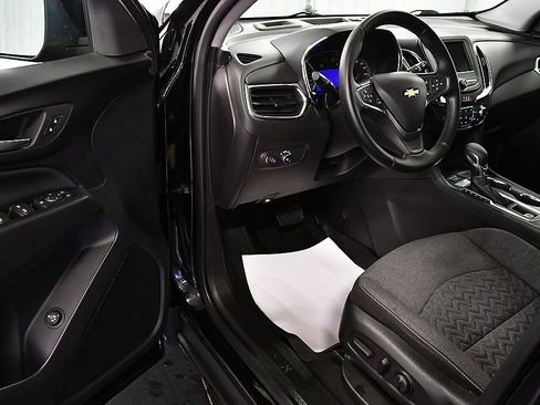 Used 2023 Chevrolet Equinox LT image 15