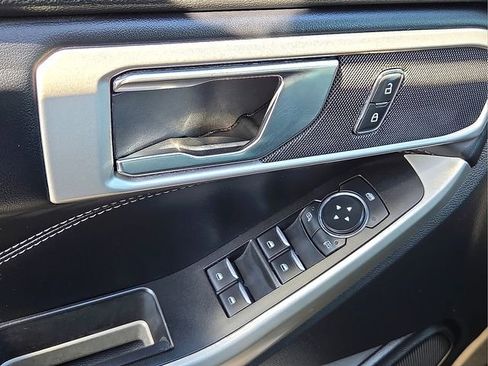 Used 2021 Ford Explorer XLT w/ Equipment Group 202A image 16