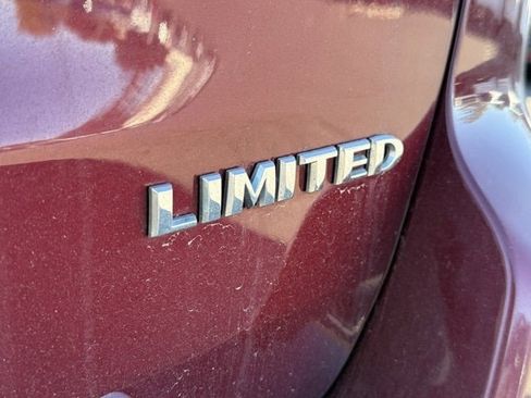 Used 2021 Jeep Grand Cherokee Limited image 11