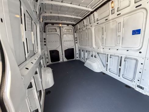 New 2024 Mercedes-Benz eSprinter 170 Cargo image 19