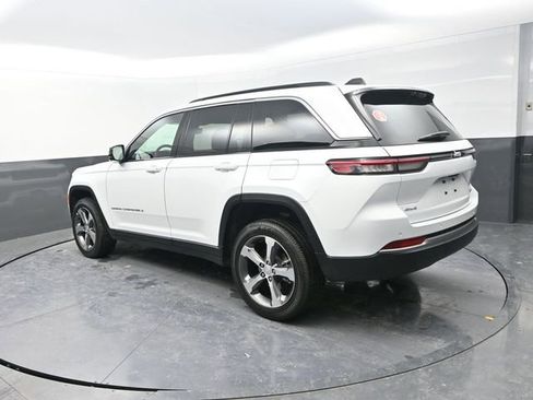 New 2026 Jeep Grand Cherokee Limited w/ Luxury Tech Group II AWD/4WD image 7