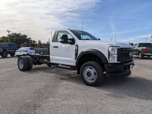 New 2026 Ford F550 4x4 Regular Cab Super Duty image 2