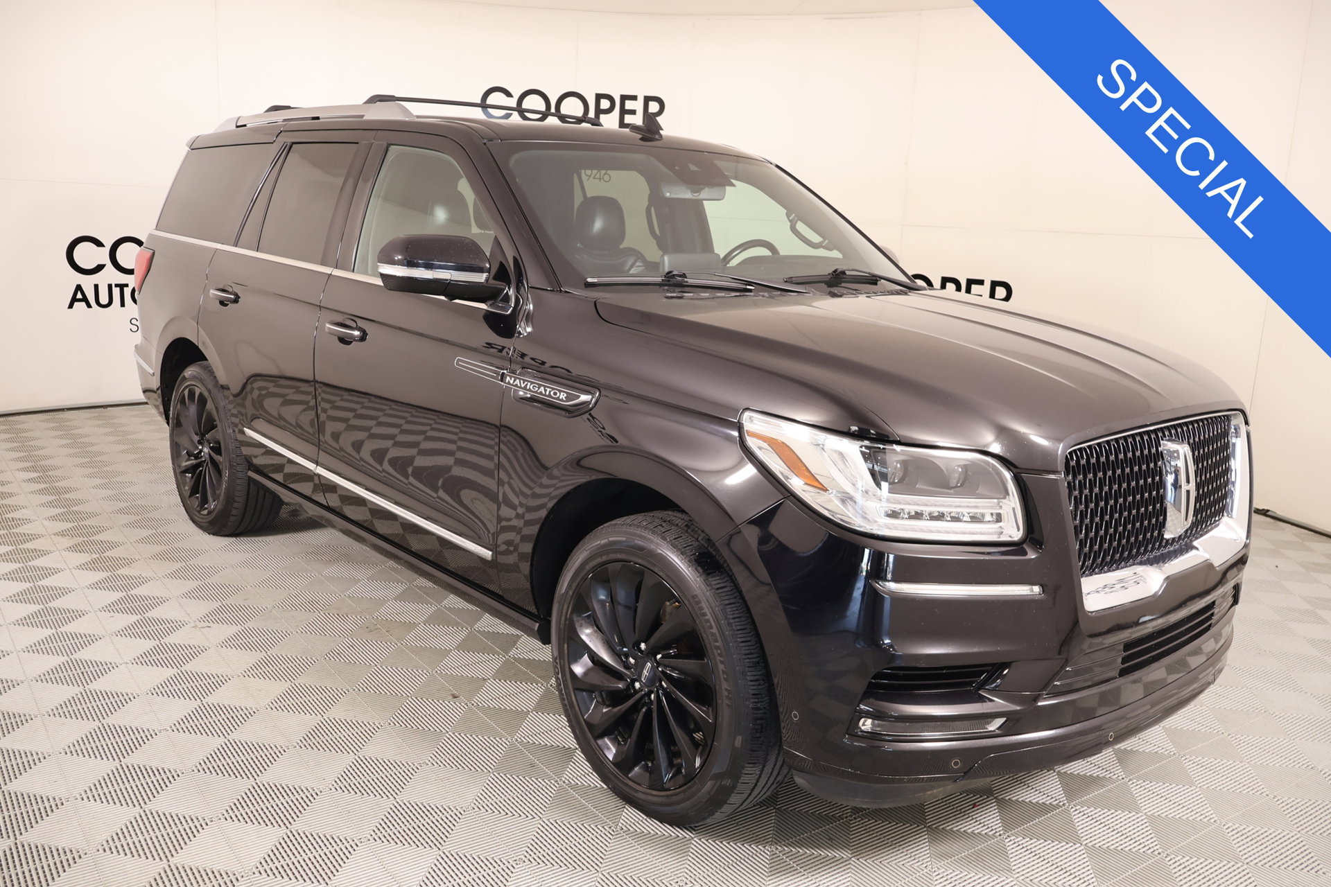 Used 2020 Lincoln Navigator Reserve w/ Equipment Group 208A Reserve AWD/4WD image 1