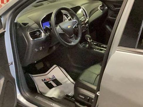 Used 2023 Chevrolet Equinox Premier AWD/4WD image 12