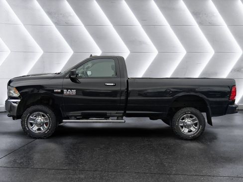 Used 2017 RAM 2500 SLT w/ Luxury Group image 3