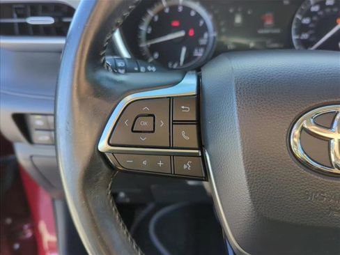 Used 2020 Toyota Highlander XLE image 16