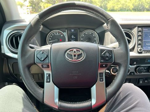 Used 2023 Toyota Tacoma SR5 AWD/4WD image 7