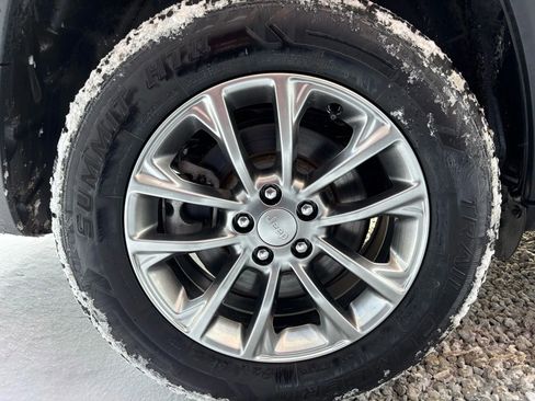 Used 2020 Jeep Cherokee Latitude Plus image 7