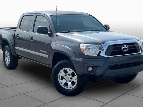 Used 2013 Toyota Tacoma 4x4 Double Cab w/ TRD Off-Road Pkg image 3