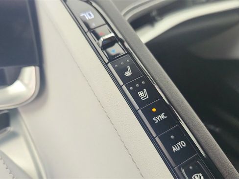 Certified 2024 Chevrolet Corvette Stingray Preferred Cpe w/ 2LT image 24