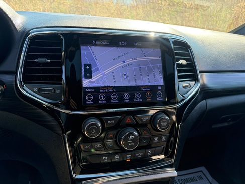 Used 2019 Jeep Grand Cherokee Altitude image 30