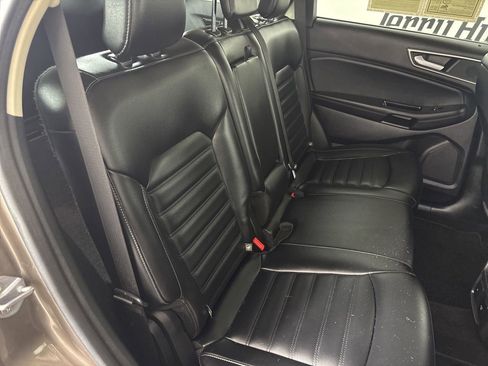 Used 2019 Ford Edge SEL w/ Equipment Group 201A image 27