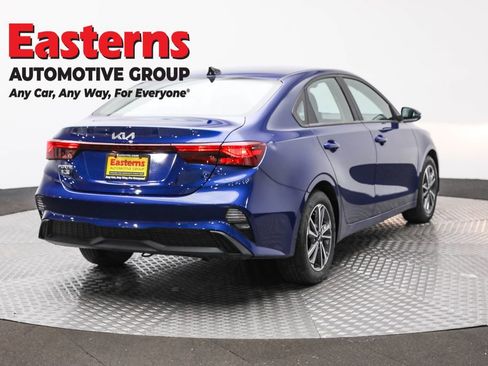 Used 2022 Kia Forte LXS w/ LXS Technology Package image 5