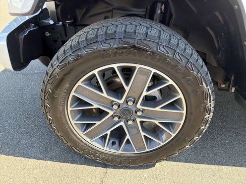 Used 2024 Jeep Wrangler High Altitude AWD/4WD image 30
