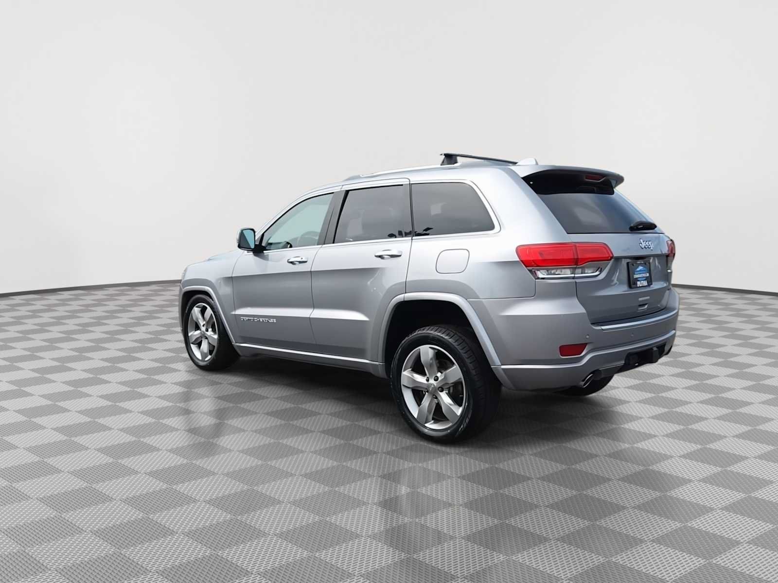 Used 2014 Jeep Grand Cherokee Overland AWD/4WD image 6