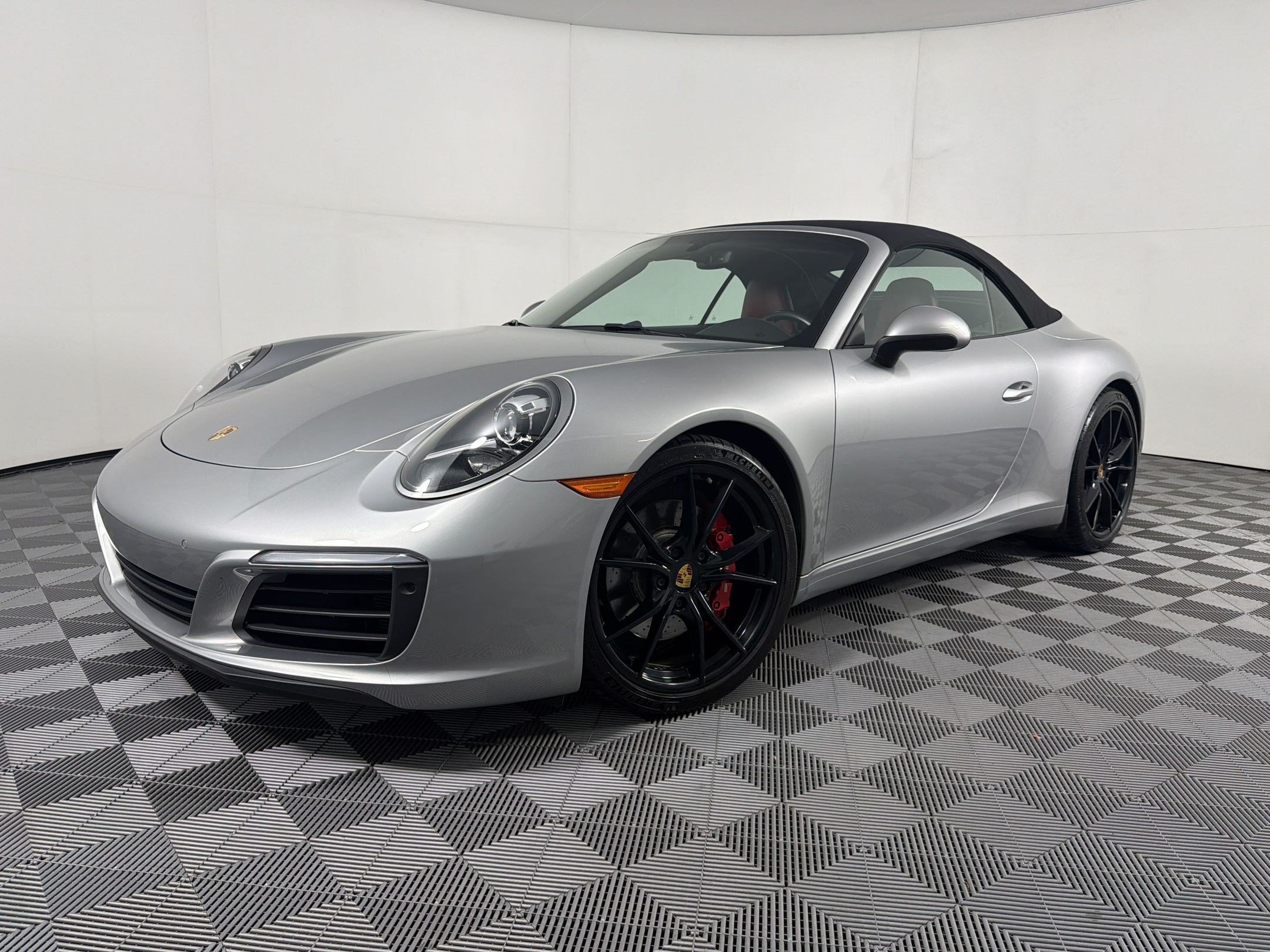 Certified 2019 Porsche 911 Carrera S RWD image 30