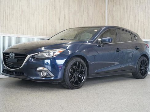 Used 2016 MAZDA MAZDA3 s Grand Touring w/ Technology Package FWD image 4