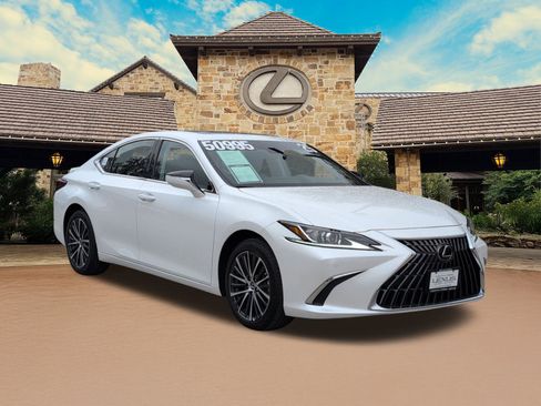 Used 2025 Lexus ES 300h w/ Premium Package image 25