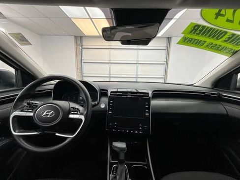 Used 2024 Hyundai Tucson SEL FWD image 2
