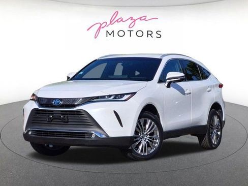 Used 2024 Toyota Venza XLE AWD/4WD image 1