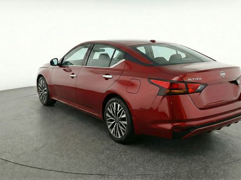 Used 2025 Nissan Altima 2.5 SV image 5