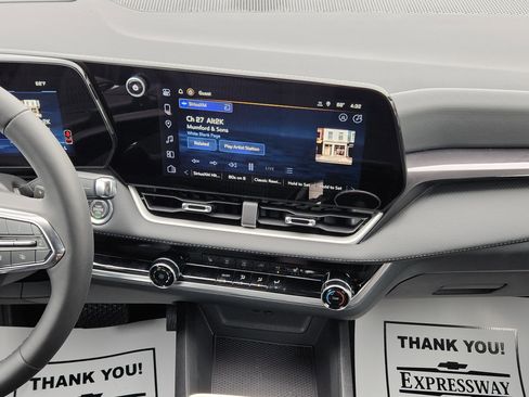 New 2026 Chevrolet Equinox LT w/ Safety and Technology Package FWD image 12