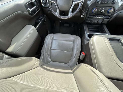 Used 2019 Chevrolet Silverado 1500 LTZ image 13