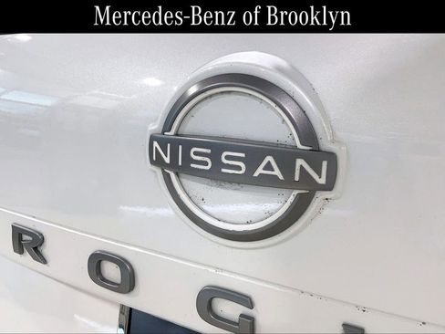 Used 2024 Nissan Rogue S image 30