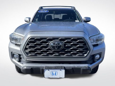 Used 2020 Toyota Tacoma TRD Off-Road w/ Technology Package image 9