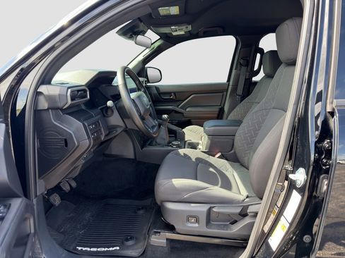 Used 2024 Toyota Tacoma SR AWD/4WD image 9