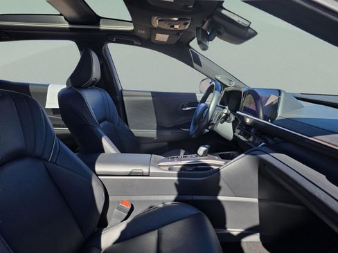 Used 2023 Toyota Crown Platinum image 24