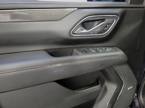 Used 2023 GMC Yukon AT4 w/ Technology Package image 18