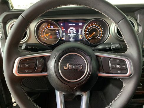 Used 2023 Jeep Gladiator Overland w/ LED Lighting Group image 21